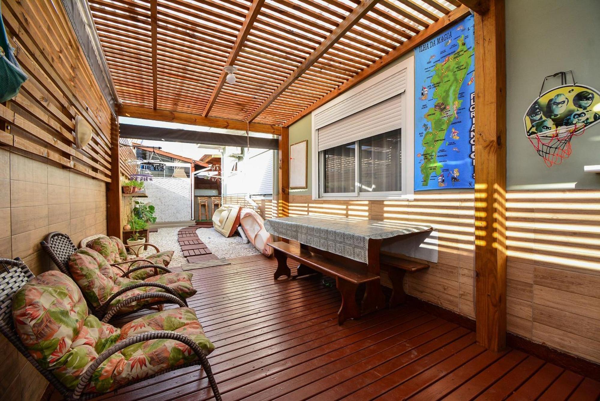 Casa Com Piscina No Ribeirao Da Ilha - Sdi013