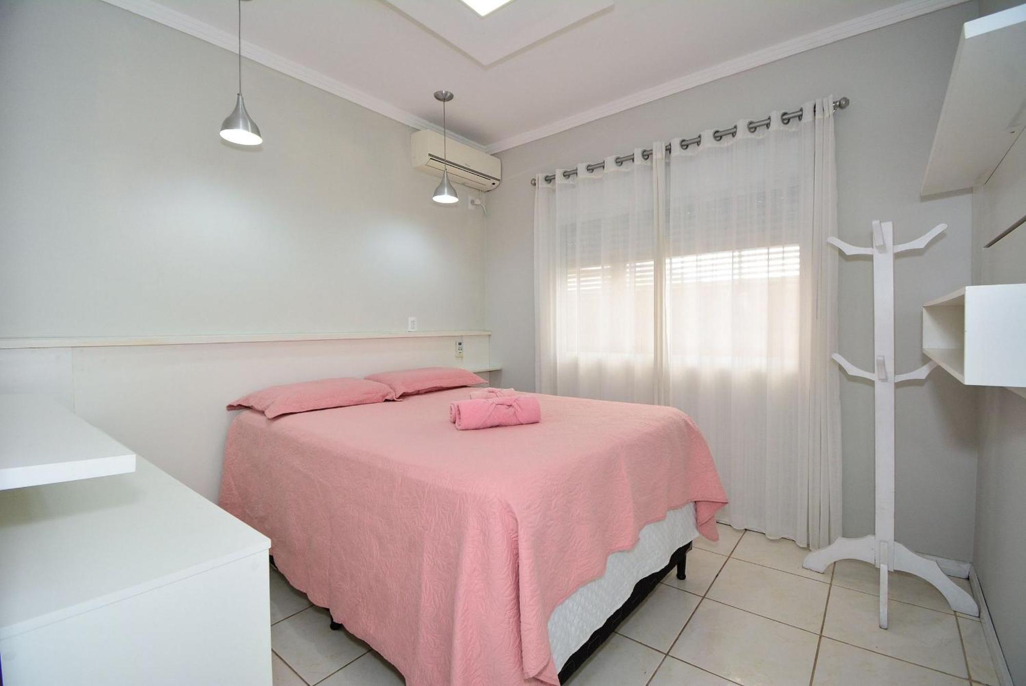 Casa Com Piscina No Ribeirao Da Ilha - Sdi013